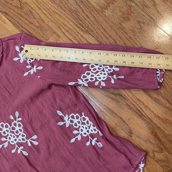 Kindred Size Medium top front is a double layer for modest 3/4 sleeves red - Picture 4 of 12